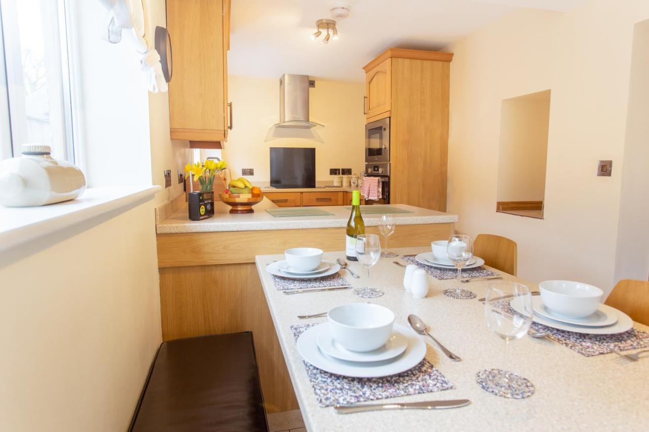Lovely 3-Bed Cottage In The Quiet Hamlet Of Horeb Brondini Eksteriør billede